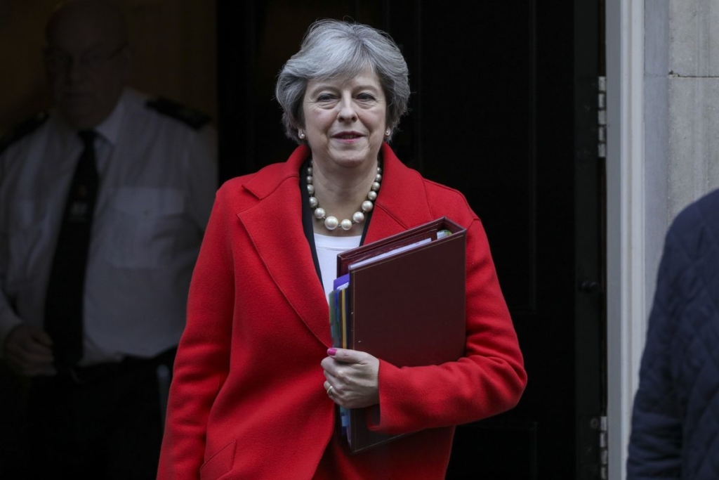 May Says U.K. Cabinet Reshuffle Coming ‘Soon’