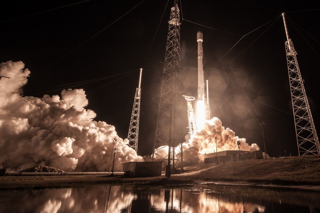 SpaceX-Launched Satellite Isn’t Seen in Orbit, Pentagon Says