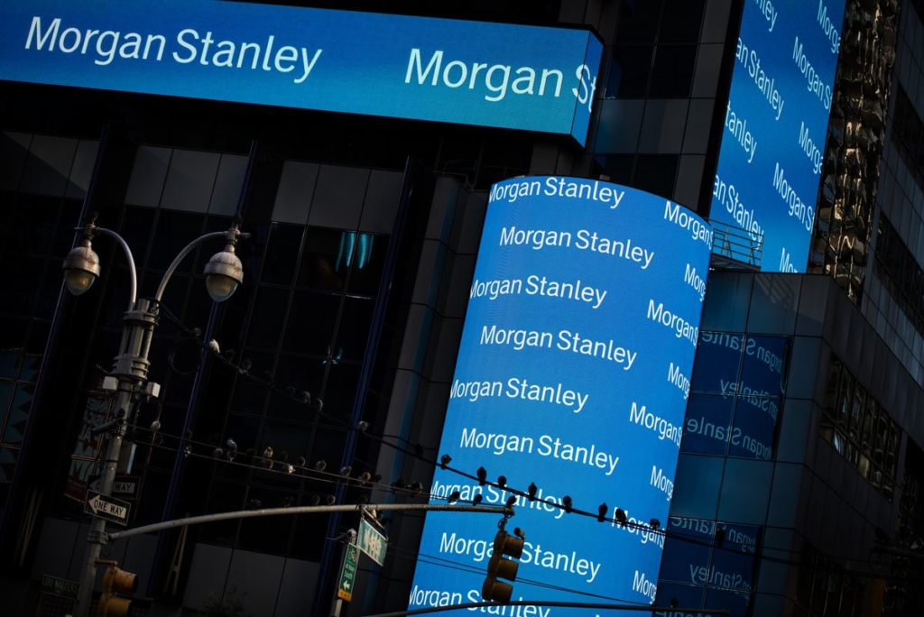 Morgan Stanley Takes on Goldman, Buffett With Bullish Bond Call