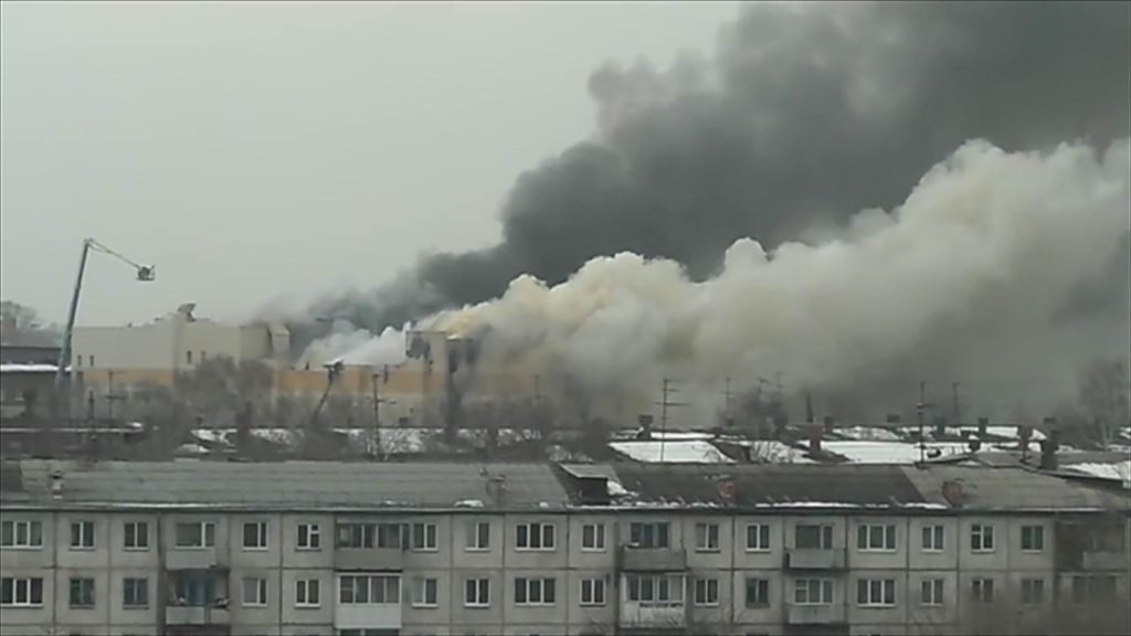 Russia shopping centre fire kills children