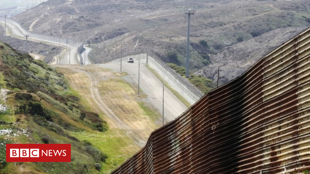 Texas sends troops to Mexico border