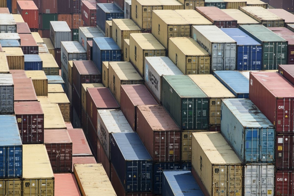 Trump Floats Rejoining TPP and Tones Down China Trade Threat