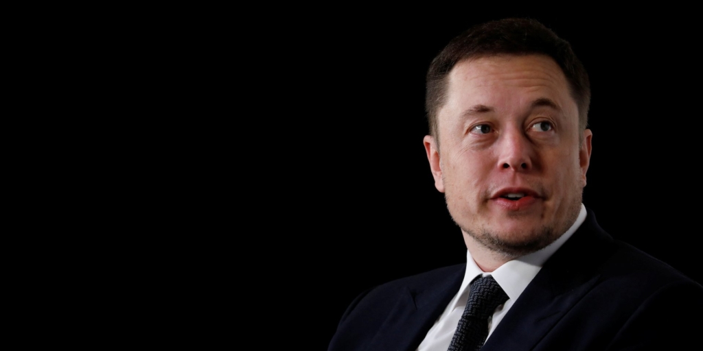 Elon Musk tells employees to ‘ignore all distractions’ as the quarter ends and pressure from the SEC mounts, leaked email reveals