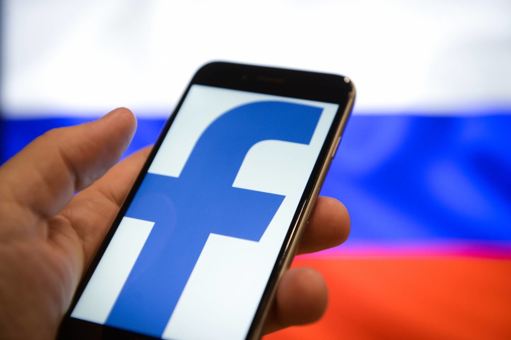 3 Ways Russian-Linked Entities Stoked Controversy on Facebook, Twitter