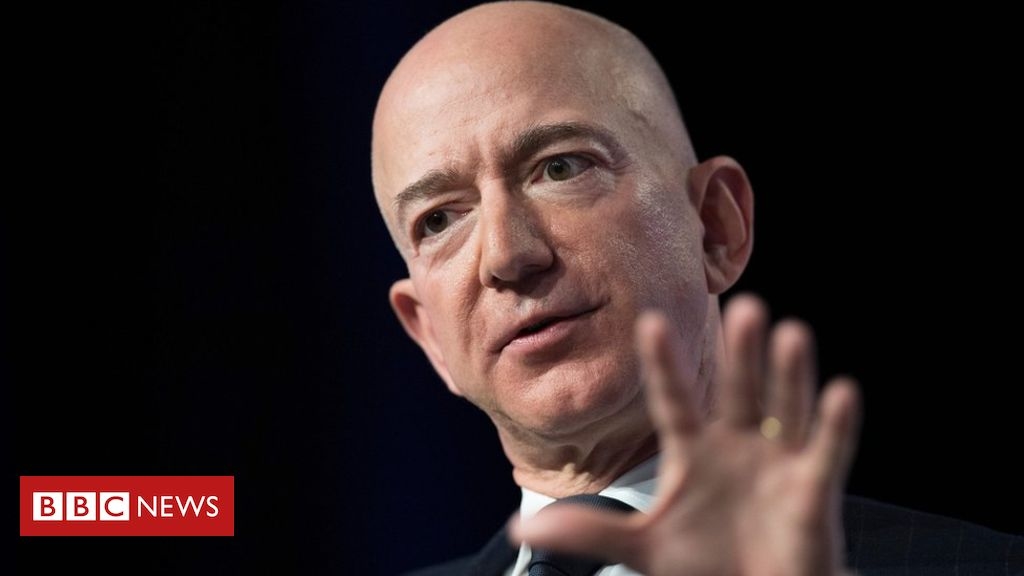 Amazon boss accuses tabloid of blackmail