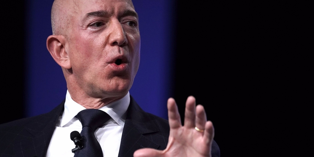 Amazon CEO Jeff Bezos accuses National Enquirer publisher of ‘extortion’ over naked photos in extraordinary blog post