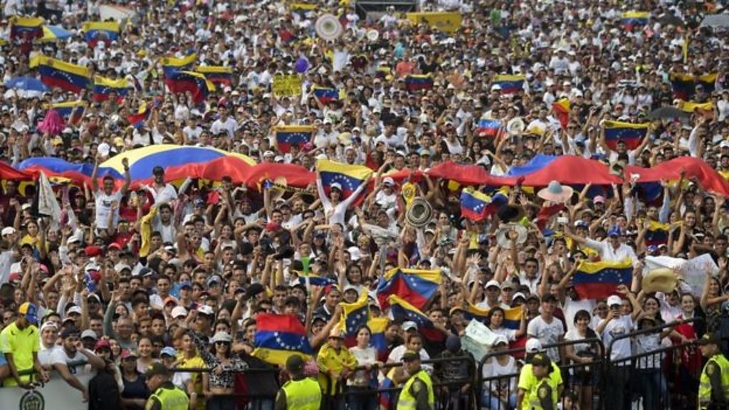 Venezuela soldiers leave posts at border