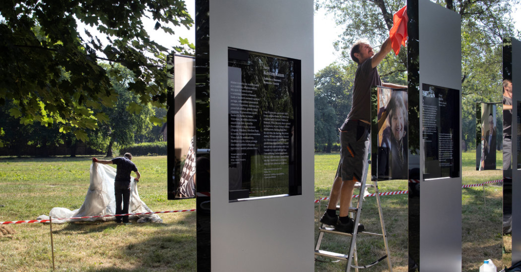 For Artist at Auschwitz, a Challenge: Stepping Into the Past, Not on It