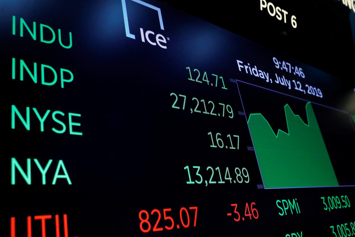 sp-500-dow-hit-new-highs-on-rate-cut-optimism.jpg S&P 500, Dow hit new highs on rate cut optimism