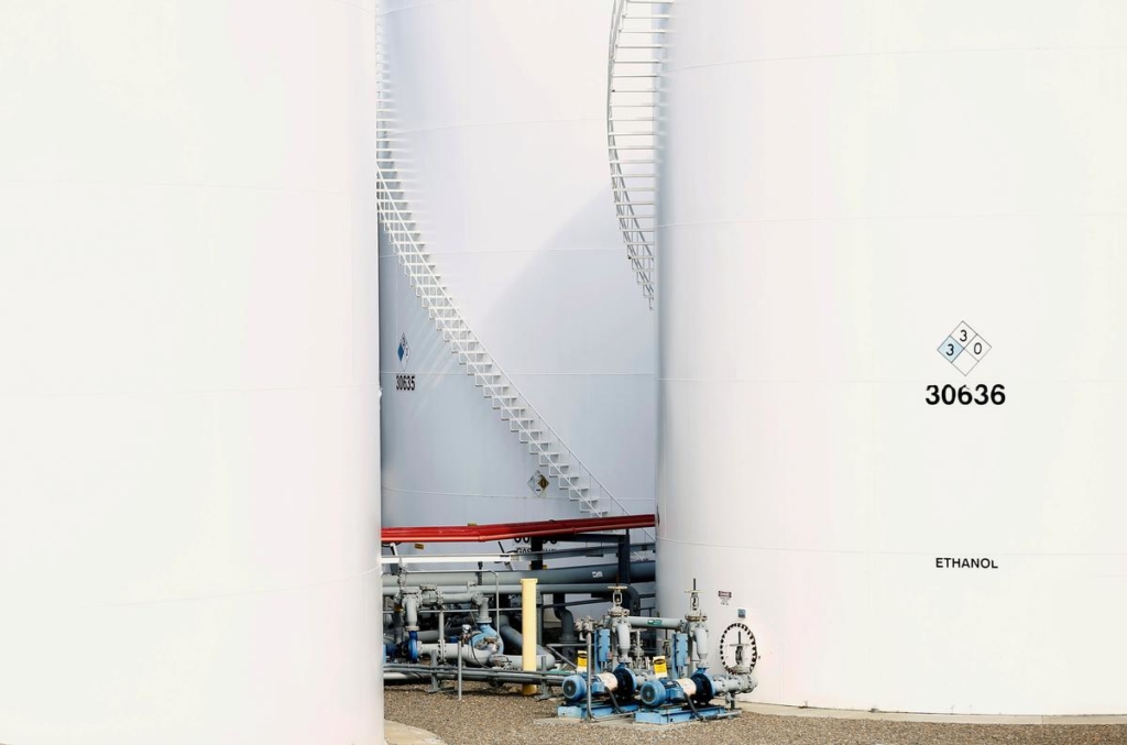 Trump administration promises biofuel boost to farmers, angering Big Oil