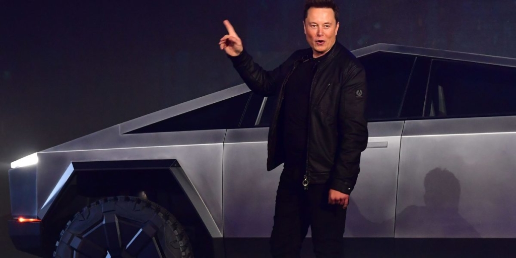 Tesla and Ford Post Dueling Tweets Pitting the Cybertruck Against the F-150