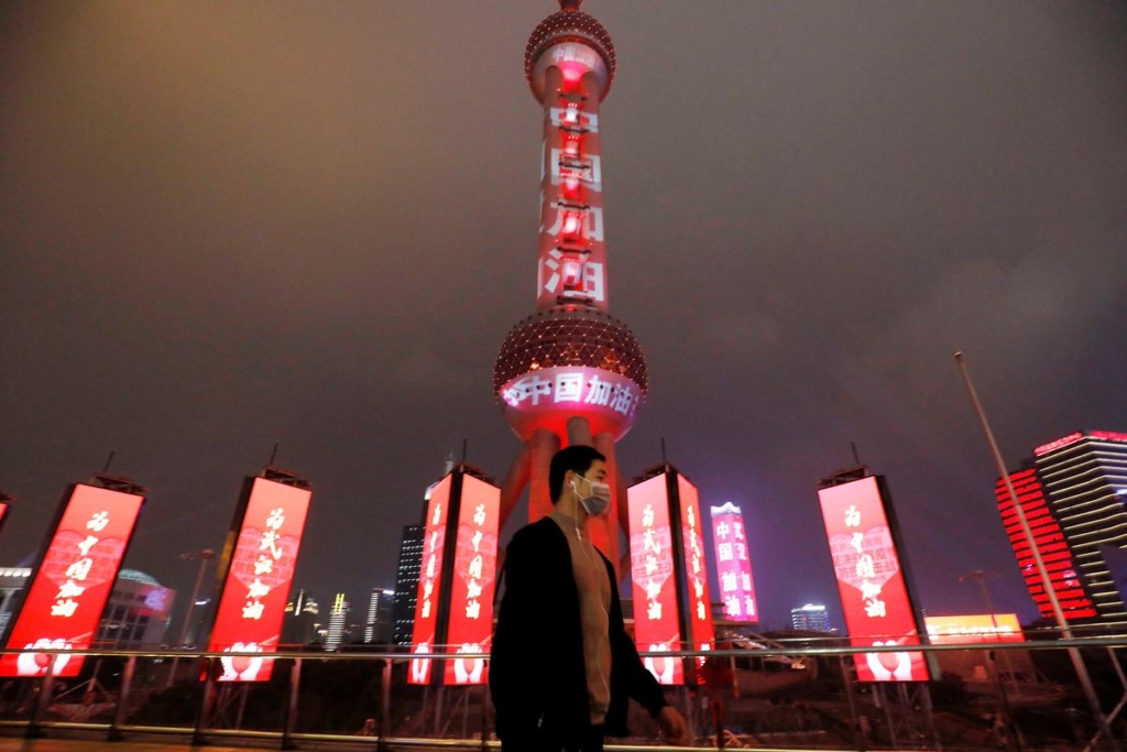 China’s coronavirus deaths surpass SARS as country plans halting return to work