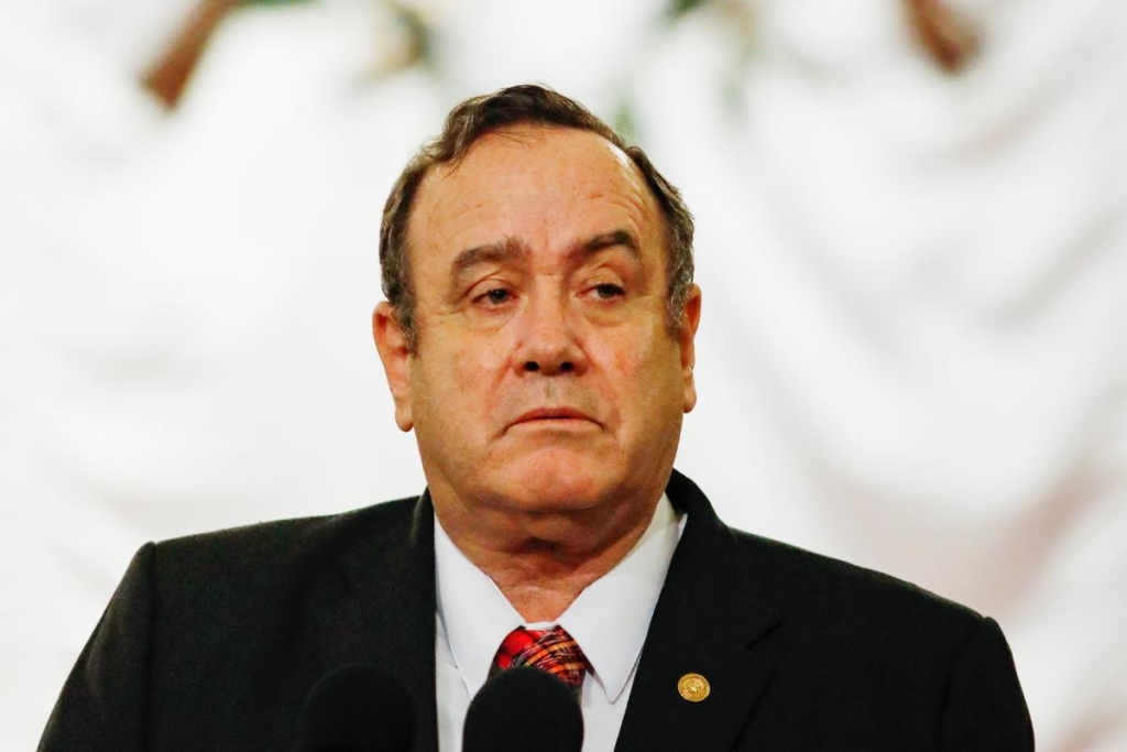 Many migrants on U.S. deportation flight had coronavirus, Guatemalan president says