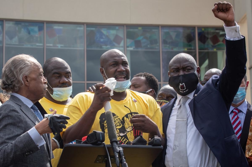 Thousands pay tribute to George Floyd as pressure mounts for U.S. police reform
