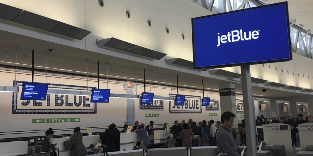 Leaked JetBlue email shows plan to outsource staff at smaller airports – Business Insider