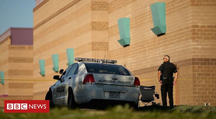 US police apologise for detaining black family US police apologise for detaining black family