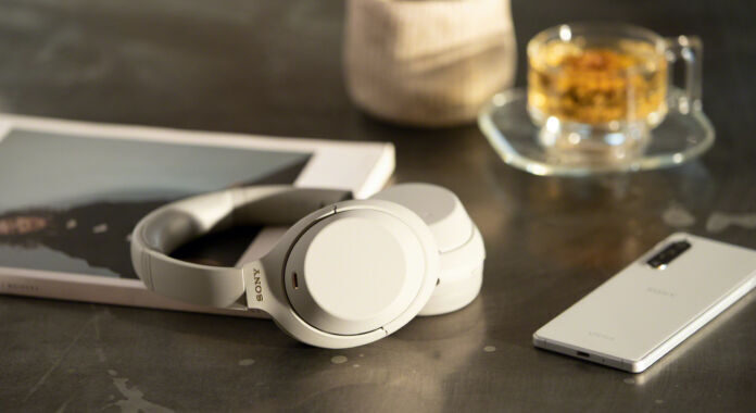 Sony takes on Bose with new WH-1000XM4 noise-cancelling headphones Sony takes on Bose with new WH-1000XM4 noise-cancelling headphones