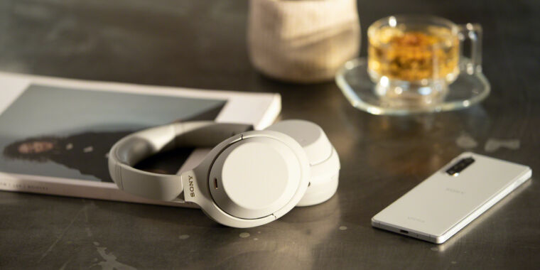 Sony takes on Bose with new WH-1000XM4 noise-cancelling headphones