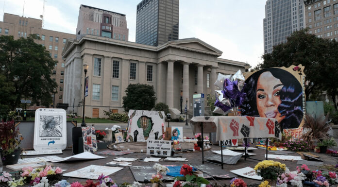 A grand jury decision leaves calls for ‘justice for Breonna Taylor’ unanswered A grand jury decision leaves calls for ‘justice for Breonna Taylor’ unanswered