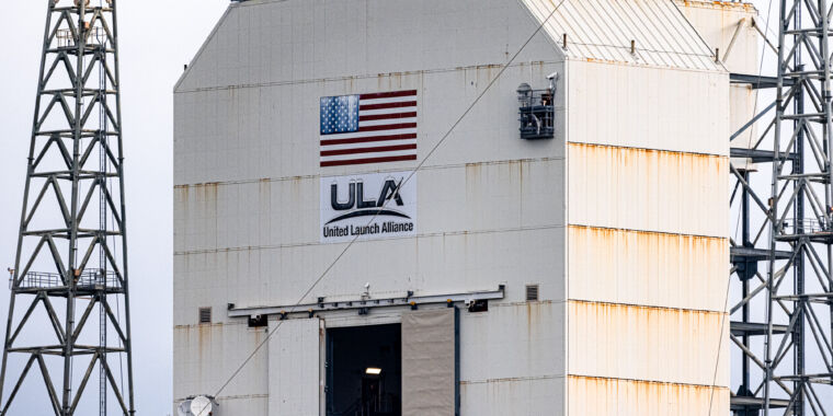 Delta IV Heavy rocket delayed again, raising concerns of aging infrastructure
