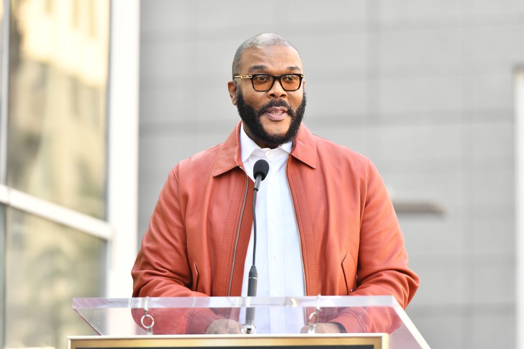 tsa-workers-finally-get-to-keep-tyler-perry’s-$250k-gift-card-payout