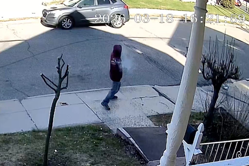 video-shows-accused-bomb-fiend-hurling-device-in-ny-street-days-before-arrest