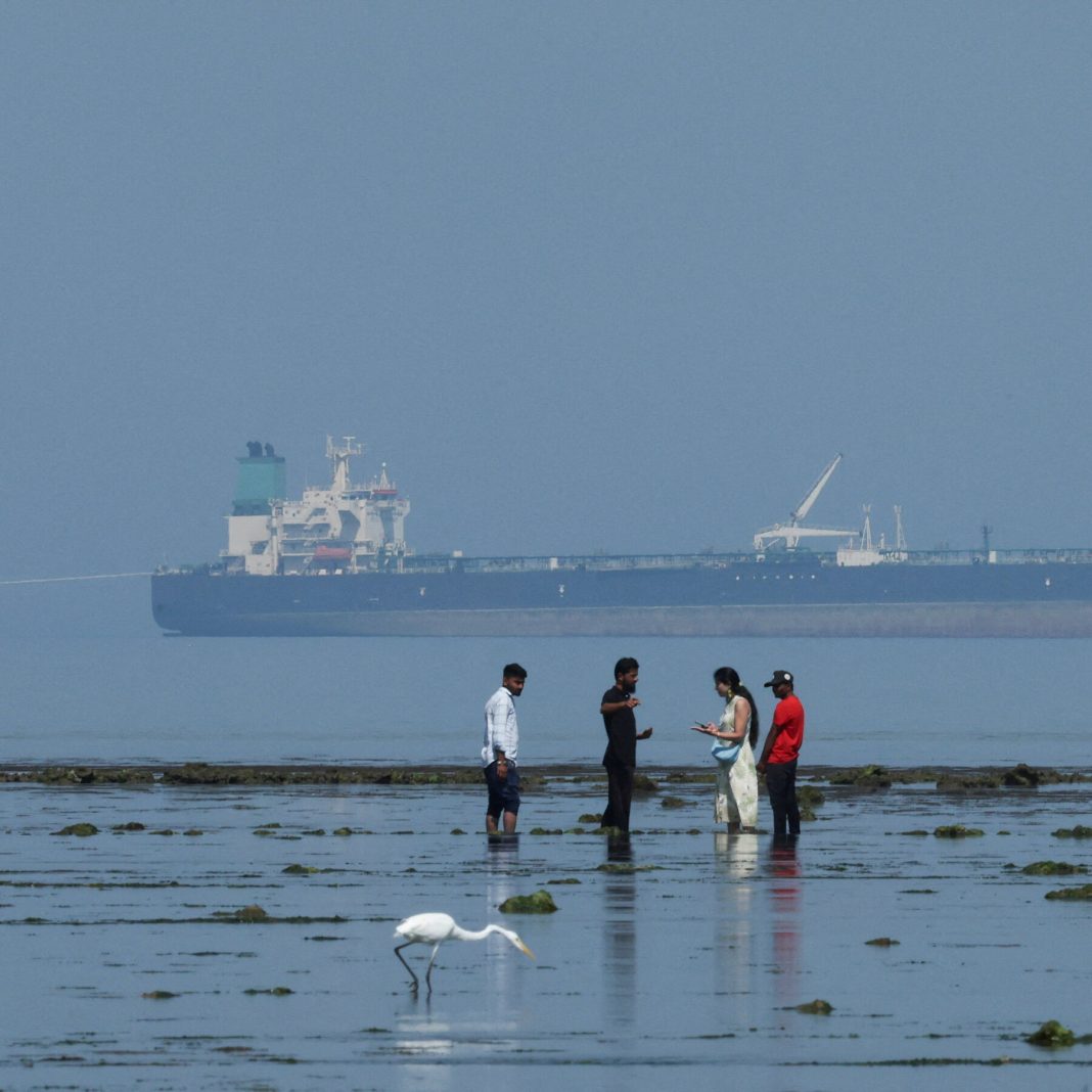 trump-draws-bipartisan-backlash-for-easing-oil-sanctions-on-russia-and-iran trump-draws-bipartisan-backlash-for-easing-oil-sanctions-on-russia-and-iran