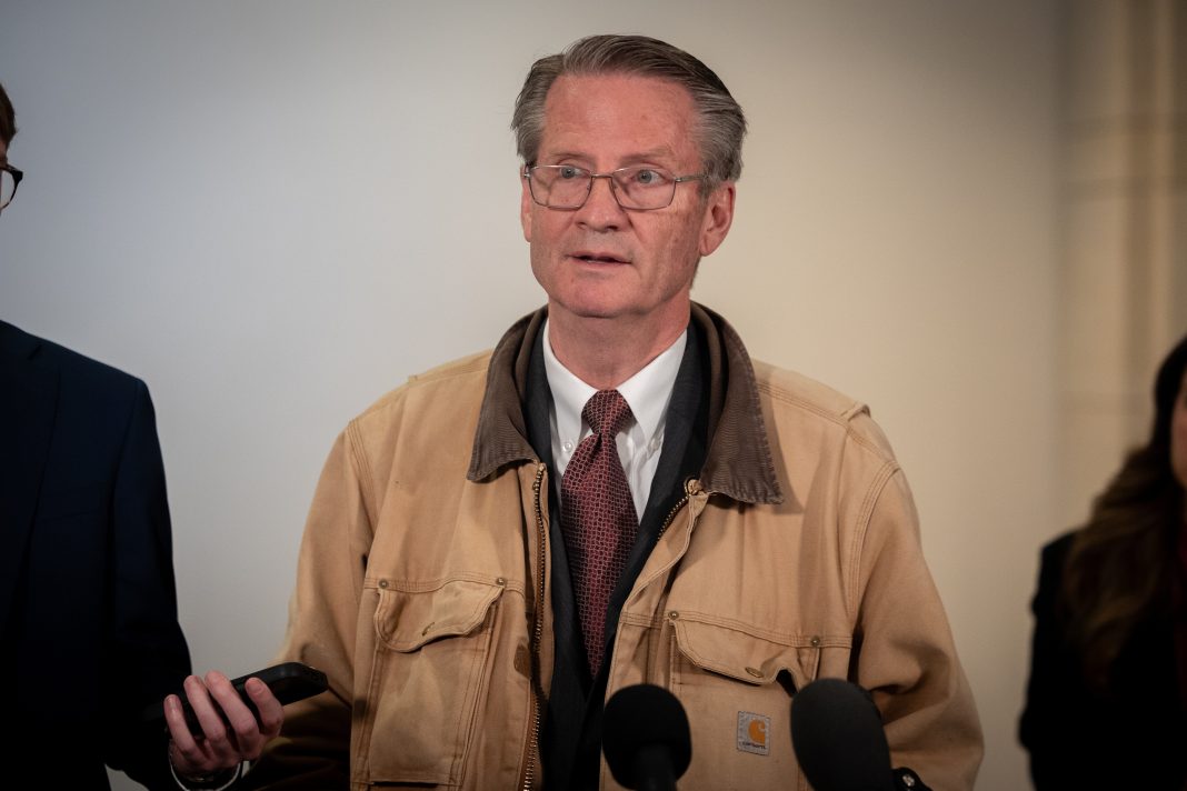 americans-would-be-‘up-at-night-worrying’-if-they-knew-the-truth-about-alien-life,-tennessee-rep.-tim-burchett-says