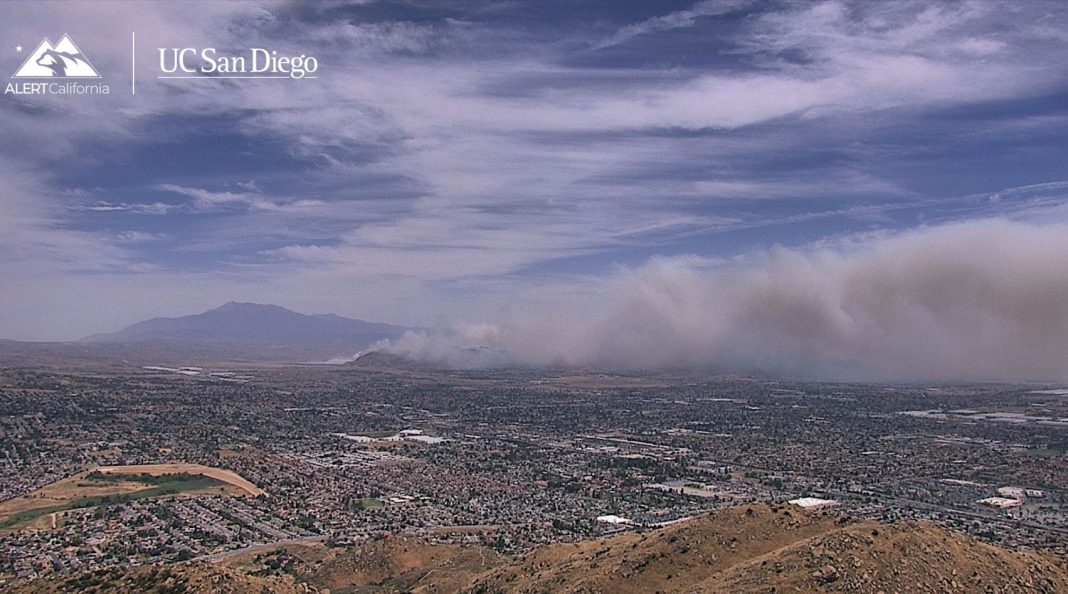 evacuation-orders-issued-as-springs,-crown-fires-burn-across-riverside-and-la-counties