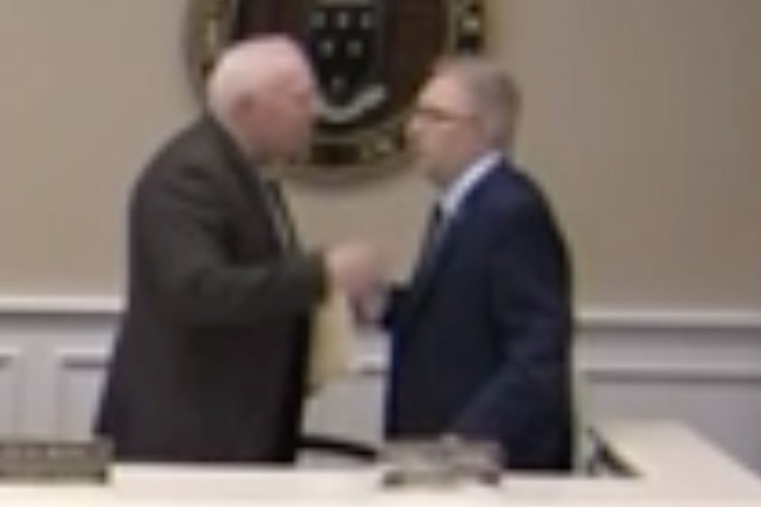 long-island-council-member-unloads-haymakers-on-fellow-pol-during-closed-door-meeting:-report long-island-council-member-unloads-haymakers-on-fellow-pol-during-closed-door-meeting:-report