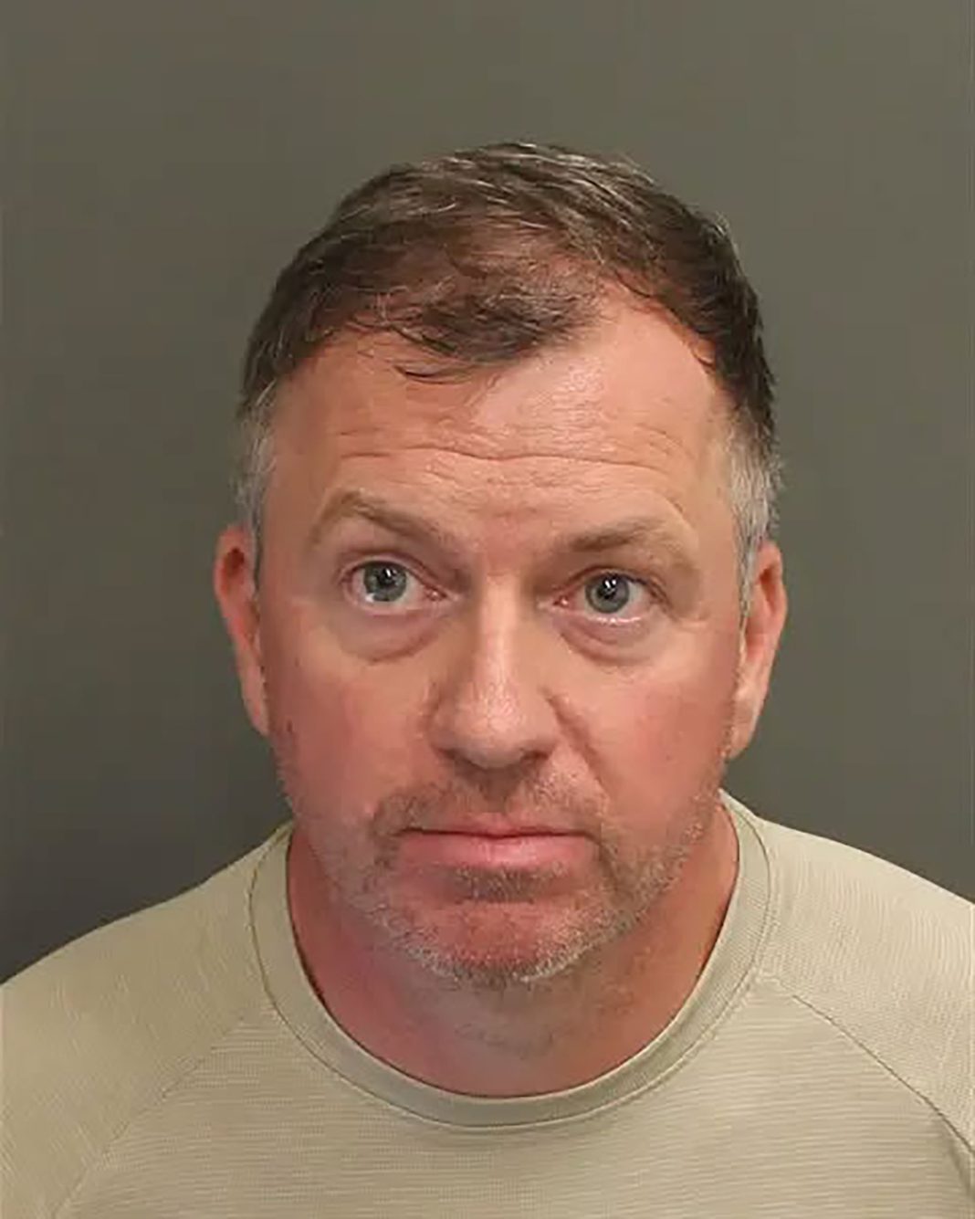 flight-attendant-arrested-for-pushing-line-jumping-teen-girl-at-disney-world