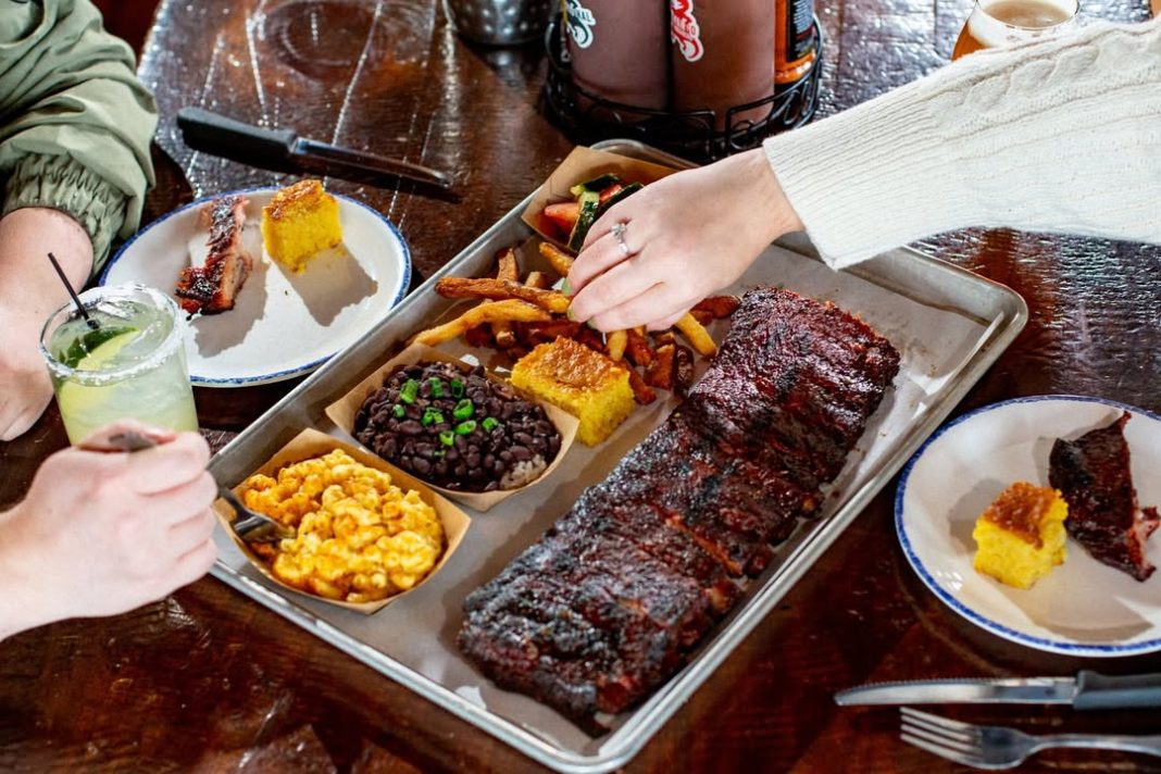 beloved-dinosaur-bar-b-que-is-closing-after-15-years-—-and-brooklyn-locals-are-infuriated-at-the-reason-why