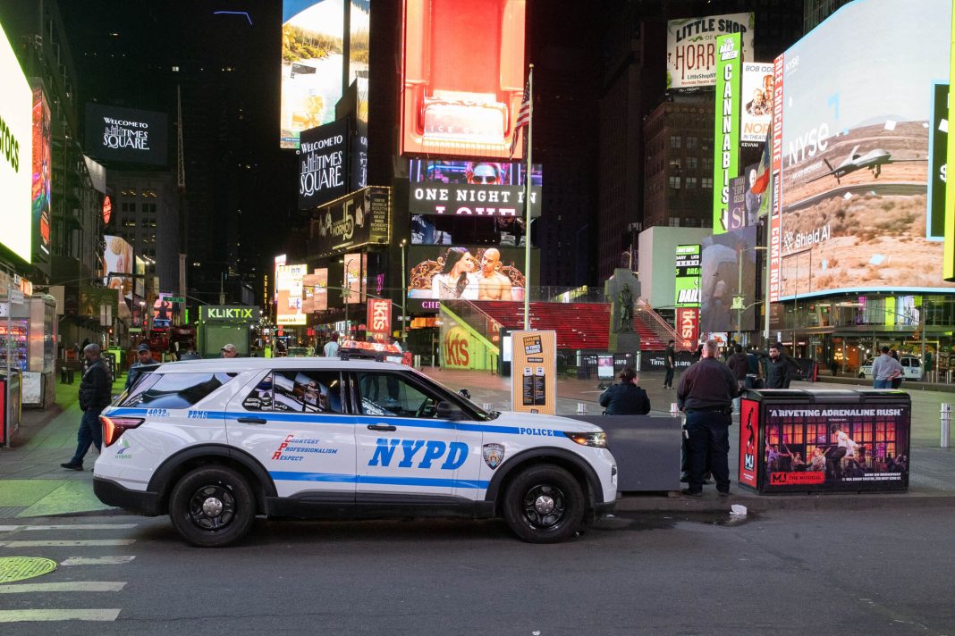 6-month-old-baby-girl-found-abandoned-in-times-square:-nypd