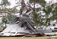 Thunderstorms tear through Texas, leaving 2 hospitalized as winds rip roofs off homes thunderstorms-tear-through-texas,-leaving-2-hospitalized-as-winds-rip-roofs-off-homes