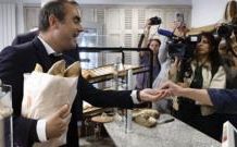 French PM fuels row with trip to buy baguettes french-pm-fuels-row-with-trip-to-buy-baguettes