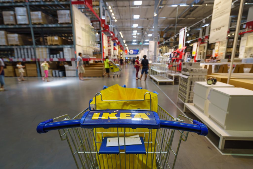 mariachi-and-meatballs-as-hundreds-turn-out-for-grand-opening-of-culver-city-ikea