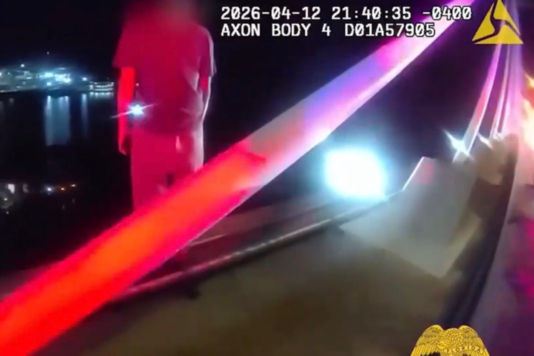 florida-police-officer-spends-nearly-an-hour-talking-man-off-bridge through-prayer