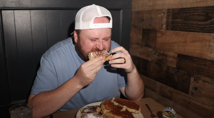 Exclusive | Diners can’t eat 4 monster pizza-sized pancakes in 18 minutes in viral Long Island challenge exclusive-|-diners-can’t-eat-4-monster-pizza-sized-pancakes-in-18-minutes-in-viral-long-island-challenge