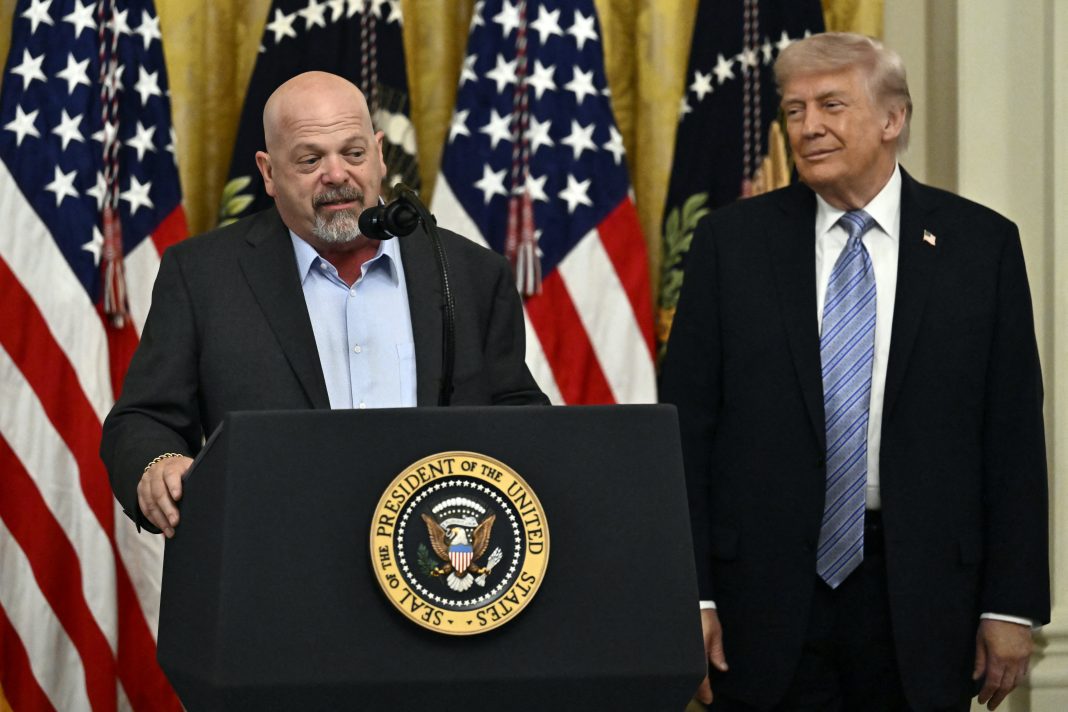 pawn-stars-personality-rick-harrison-calls-trump-‘best-president’-at-small-biz-event:-‘love-this-guy’