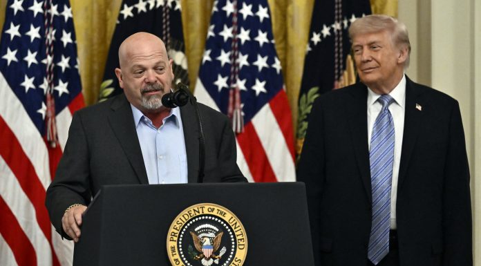 Pawn Stars personality Rick Harrison calls Trump ‘best president’ at small biz event: ‘Love this guy’ pawn-stars-personality-rick-harrison-calls-trump-‘best-president’-at-small-biz-event:-‘love-this-guy’